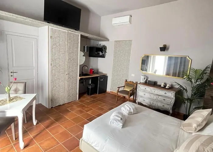 Lucilla\'S Suite San Pietro Station